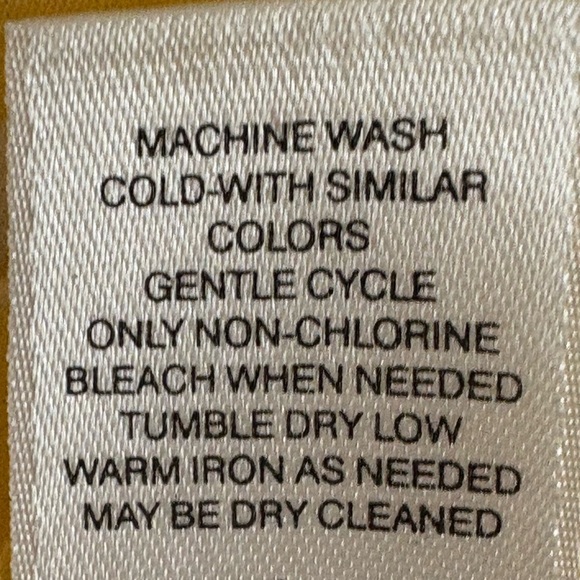 Chico's Medallion Glow Golden Haze Woven Lightweight Top Size M - Picture 8 of 10